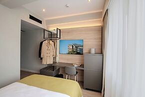 East Five Hotel