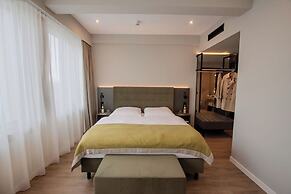 East Five Hotel