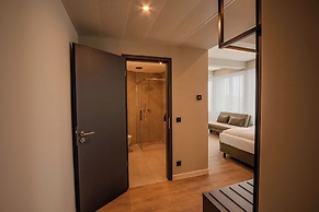 East Five Hotel