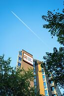 East Five Hotel
