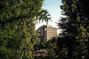 East Five Hotel