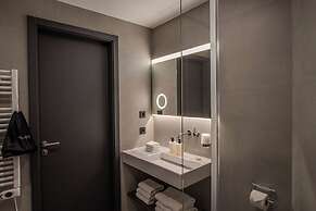 East Five Hotel