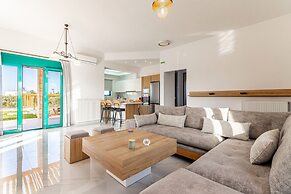 Sandi Villa