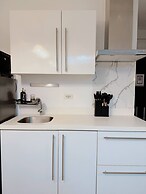Stunning 42nd Floor Apt With Netflix