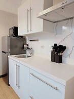 Stunning 42nd Floor Apt With Netflix