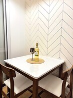 Stunning 42nd Floor Apt With Netflix