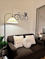 Stunning 42nd Floor Apt With Netflix