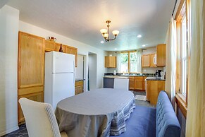 < 1 Mi to Coquille River: Cottage w/ Private Yard!