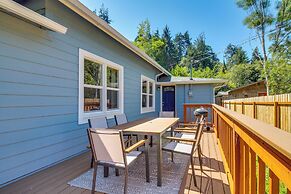 < 1 Mi to Coquille River: Cottage w/ Private Yard!