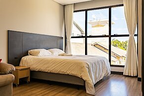 New Studio Well Located 750m From the Beach Sti209