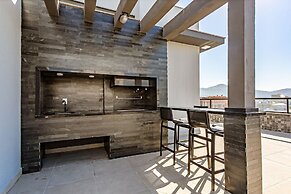 New Studio Well Located 750m From the Beach Sti209