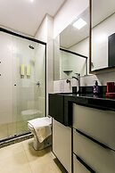 Studio cond. com piscina 700m da praia STI108