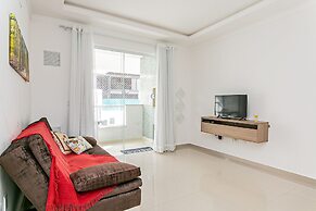Modern ap W/pool one Block From the Beach Rmi201