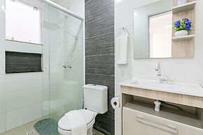 Modern ap W/pool one Block From the Beach Rmi201