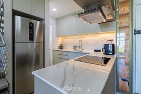 Comfort and Pool Near the Beach - Rhl0302