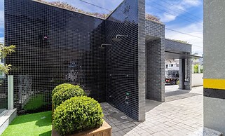 Comfort and Pool Near the Beach - Rhl0302
