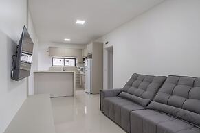 Apt w/ Balcony & Bbq, 650m to Beach Rgo0502