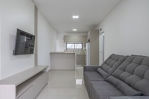 Apt w/ Balcony & Bbq, 650m to Beach Rgo0502