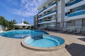 Apt w Swimming Pool 400m fr Campeche Beach Rap308