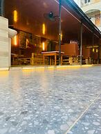 NEWTOWN PALACE HOTEL