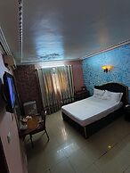 NEWTOWN PALACE HOTEL
