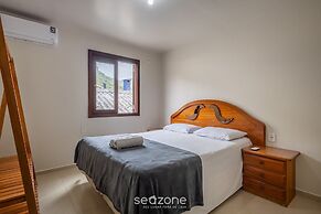 3BR Beachfront House w/ BBQ Apc2200