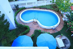 Anton White Villas Resort