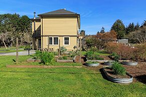 The Historic Schoolhouse Inn