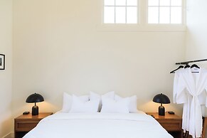 The Historic Schoolhouse Inn