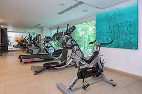 Beachfront and Pool 2 BR Apt- Selina 870