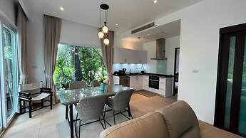 Beachfront and Pool 2 BR Apt- Selina 870