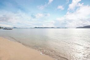 Beachfront and Pool 2 BR Apt- Selina 870