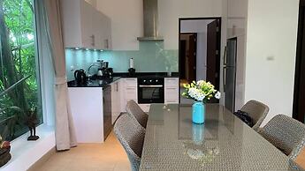 Beachfront and Pool 2 BR Apt- Selina 870
