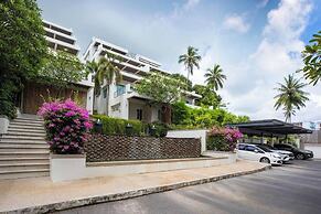 Beachfront and Pool 2 BR Apt- Selina 870