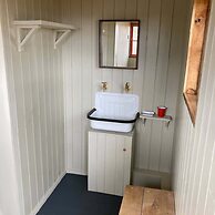 Secluded Shepherd's Hut