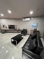 Skyport Hotel