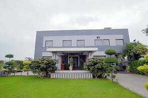 Aceotel Resort 7th Cloud Indore