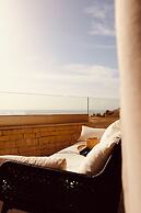 YMY BEACH HOUSE