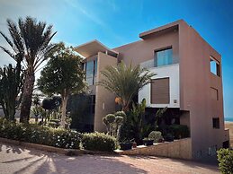 YMY BEACH HOUSE
