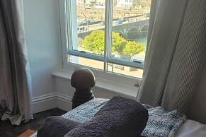 Seaside Escape at Looe Cottage