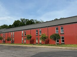 Fieldstone Apartments & Studios