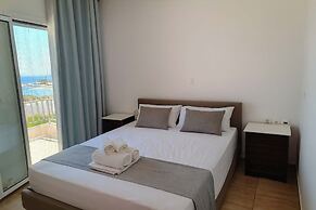 Beachfront Ela Luxury Stay With Jacuzzi Views