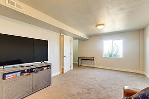 Panoramic Views: Spacious Home in Cedar City!
