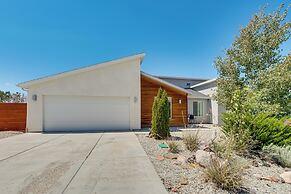Panoramic Views: Spacious Home in Cedar City!