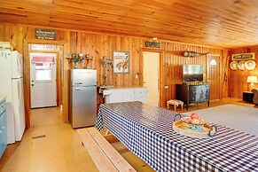 < 2 Mi to Trinity Lake: Norcal Getaway w/ BBQ