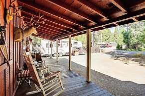 < 2 Mi to Trinity Lake: Norcal Getaway w/ BBQ