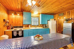 < 2 Mi to Trinity Lake: Norcal Getaway w/ BBQ