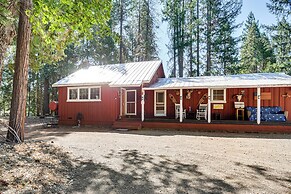< 2 Mi to Trinity Lake: Norcal Getaway w/ BBQ