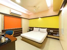 Hotel Golden Treat