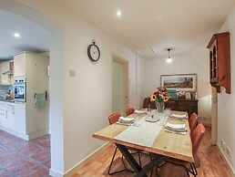 2 Aqueduct Cottages